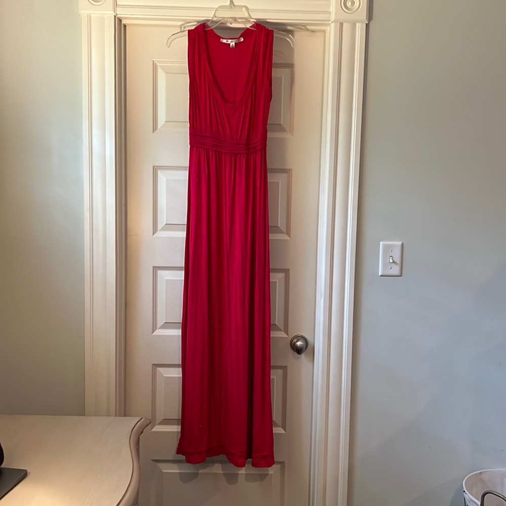 Max studio dress, size medium, maxi length with gorgeous detail at waist
